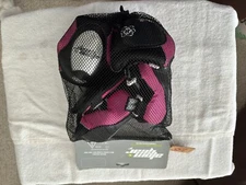 PADS WRIST GUARDS, KNEE PADS AND ELBOW PAD PINK NEW AT0M GEAR EXTRA SMALL