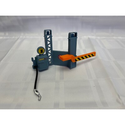 Matchbox 4 Level Garage Playset Model CJM67 Replacement Part Fuel Pump w/gate