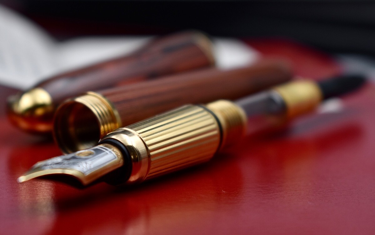 CARTIER Louis Cartier Dandy Red&Black Ebonite Limited Edition 1847