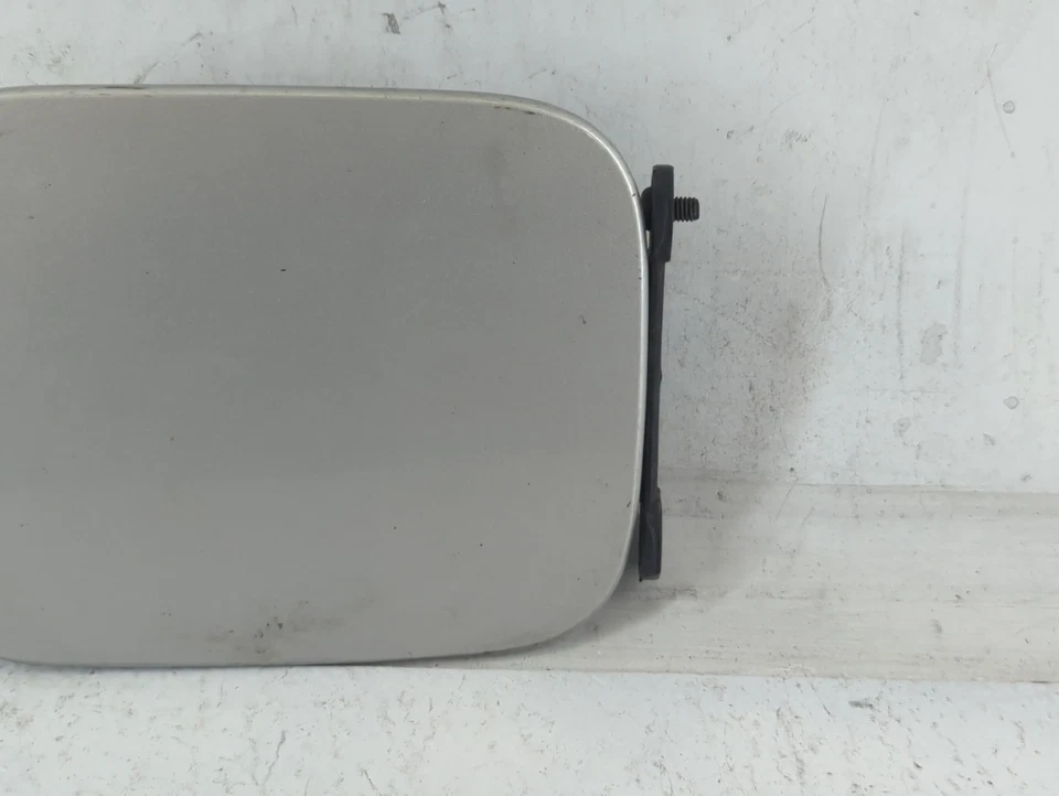 Suzuki Forenza 2007 tanque de combustible tapa de puerta tanque de gasolina plateado VK6X3 Foto 3 de 4