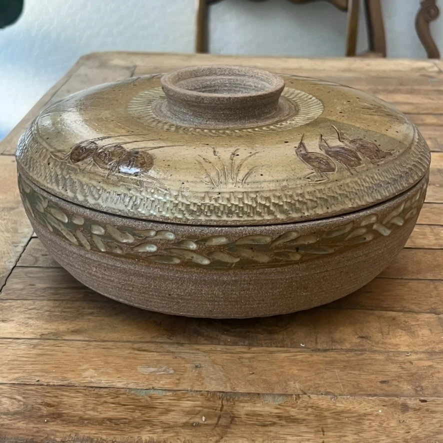 Vintage Art Studio Stoneware Bundt Pan Signed with Lid - Image 3 of 4