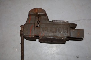 Vintage Wilton Model 645 Mechanics Series Vise 5" Jaw Anvil Top