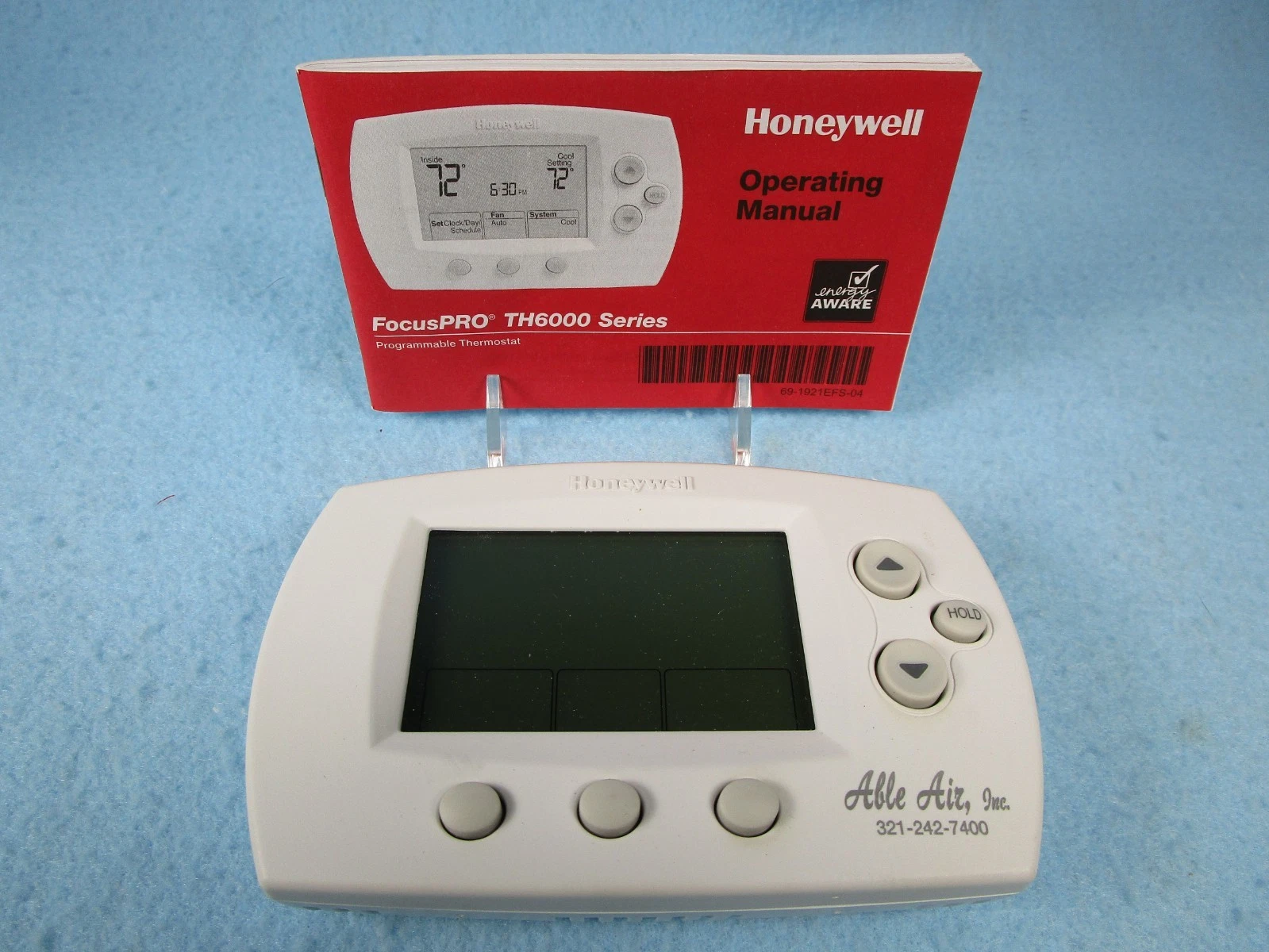 Honeywell Programmable THERMOSTAT FocusPRO TH6000 (TH6220D1028) +Manual 3 Lang