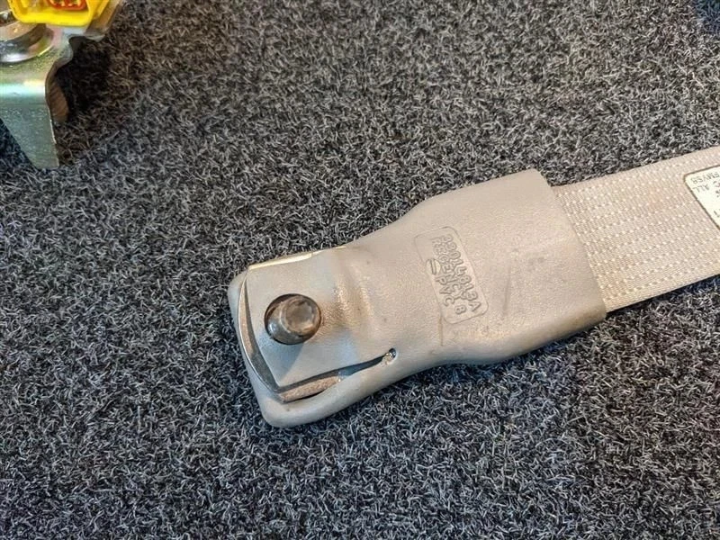 2003-2004 Ford Excursion F250 F350 Left Driver Seat Belt Retractor Assembly Gray Foto 4 de 4