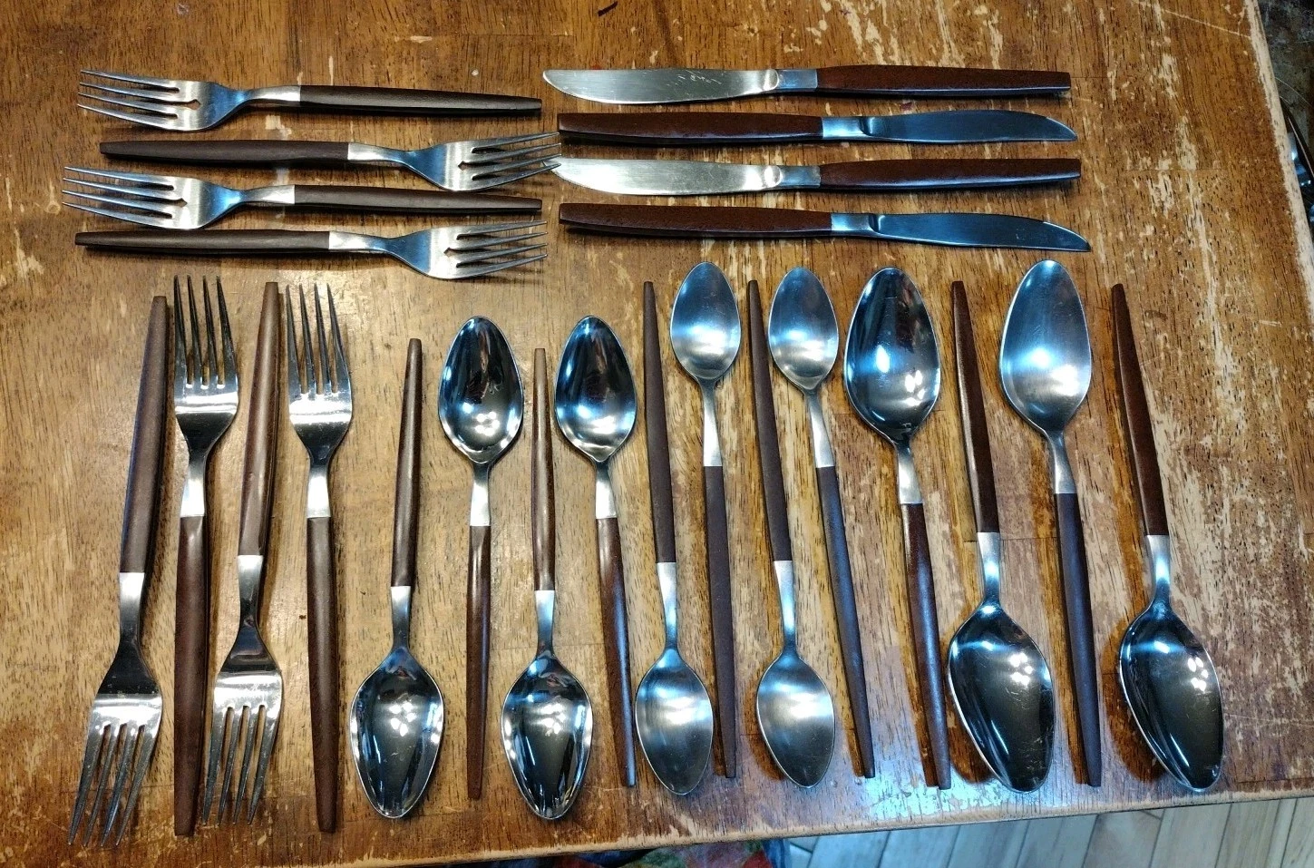 Vintage Ekco Eterna Canoe Muffin 24 Pieces Flatware Set MCM Place setting For 4