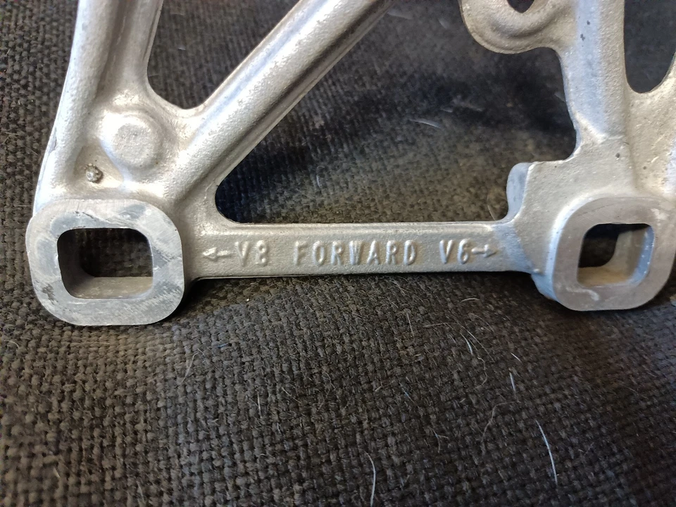 Transmisión Crossmember compatible con Ford Thunderbird 2002-2005 Foto 2 de 4