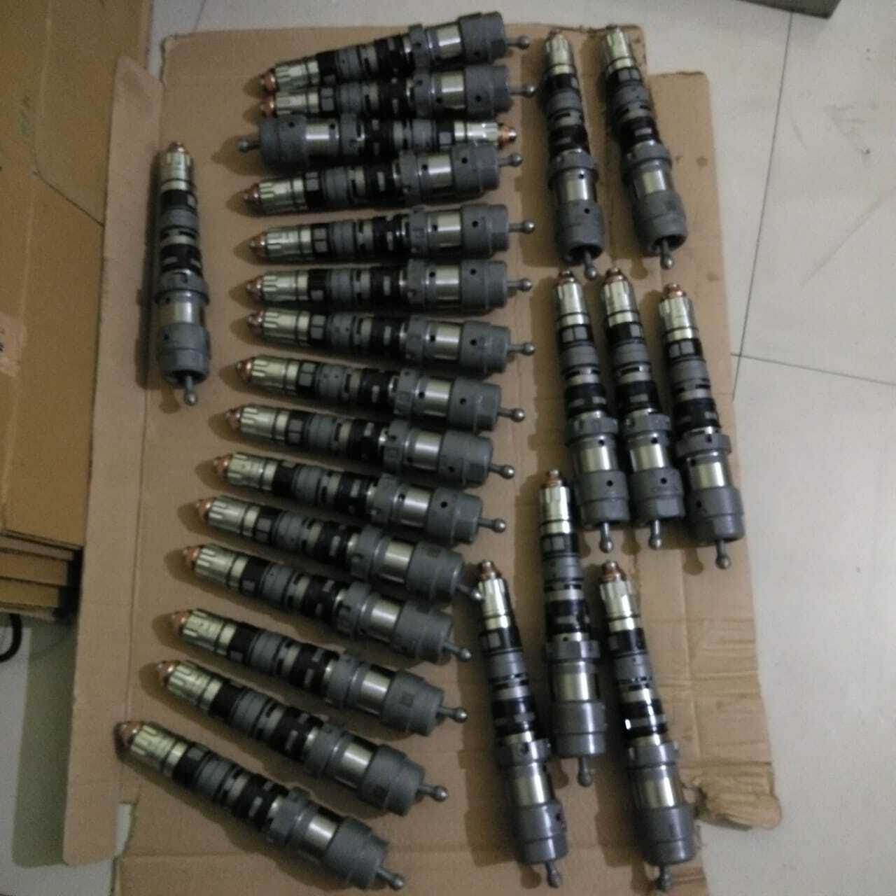 CUMMINS FUEL INJECTOR 4928346 / 4087887 / 4010163 -QSK19, V378  