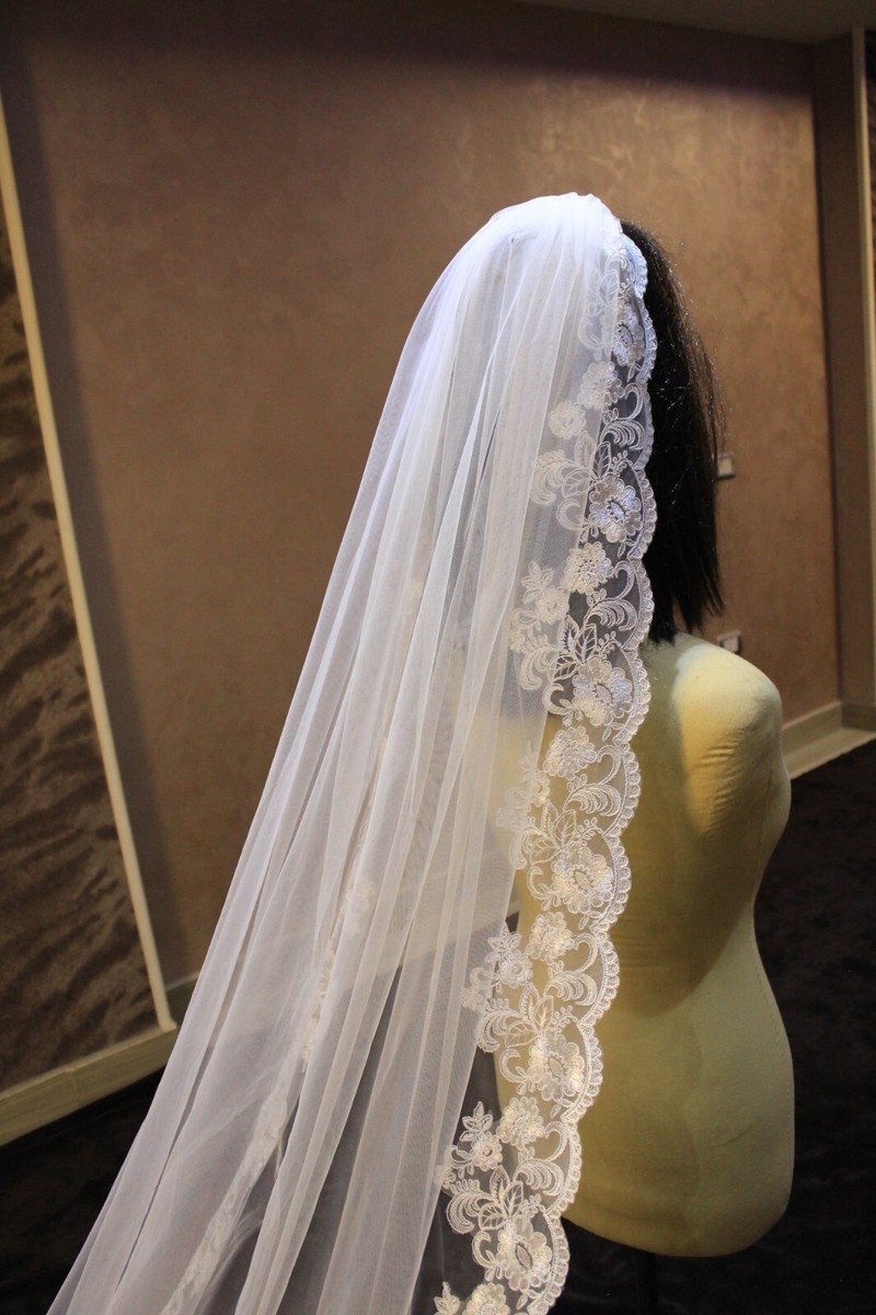 bridal Veil Lace edge one layer long Cathedral lace Veil for  display picture 3