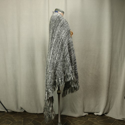 Catherines Strick Fransen Schal Halstuch Boho One Size marmoriert schwarz-weiß (106x52) - Bild 4 von 14