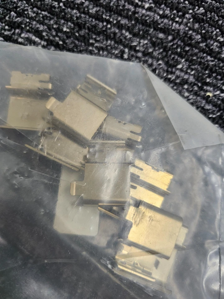 Pastilla de freno de disco dorada premium para Ford Transit-350 HD 20-22 GMKD2281 Foto 2 de 4