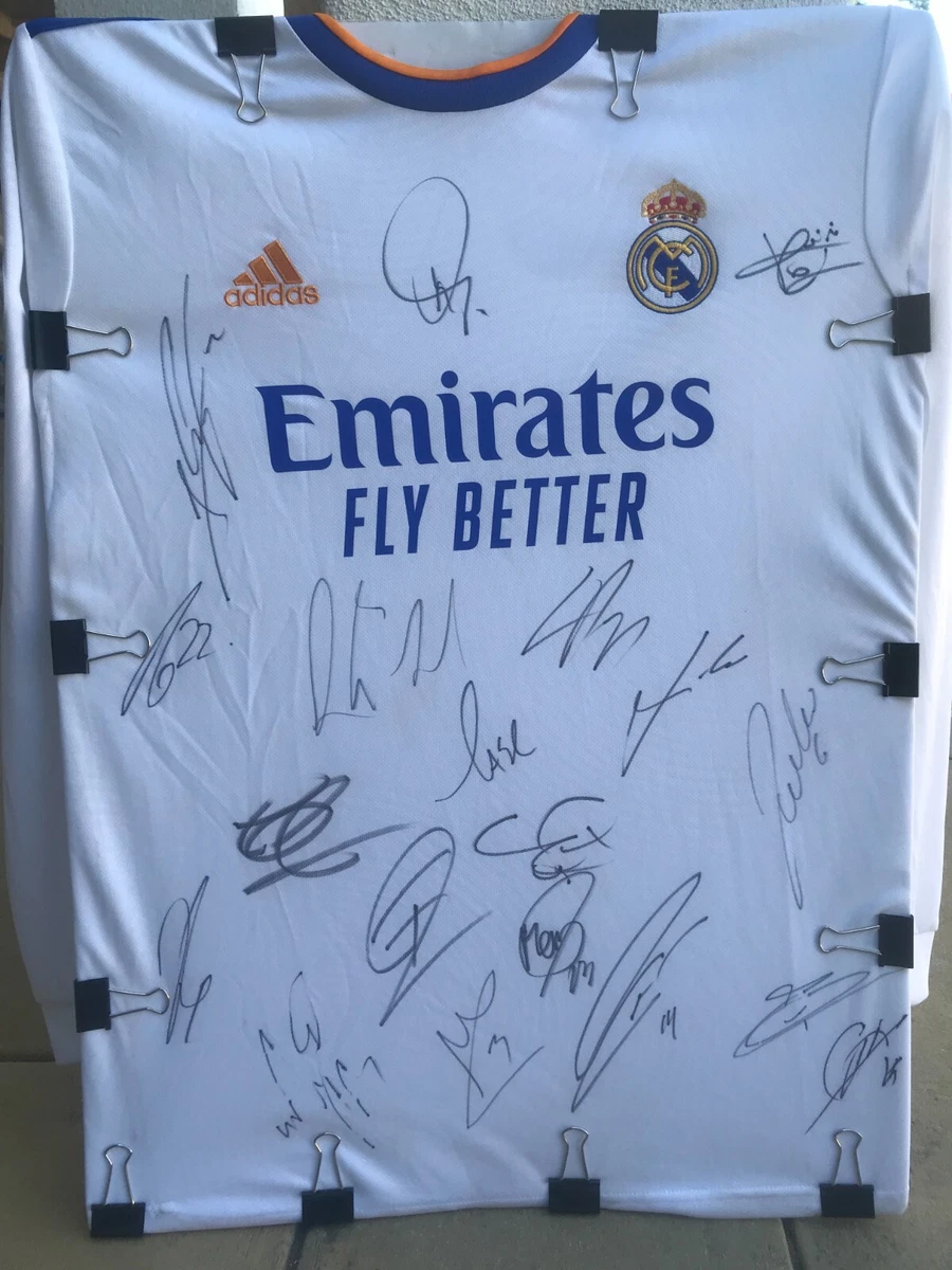 Benzema signed jersey