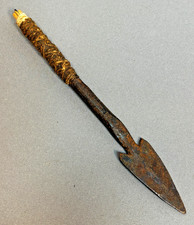 Ancienne tête de flèche africaine forgée à la main