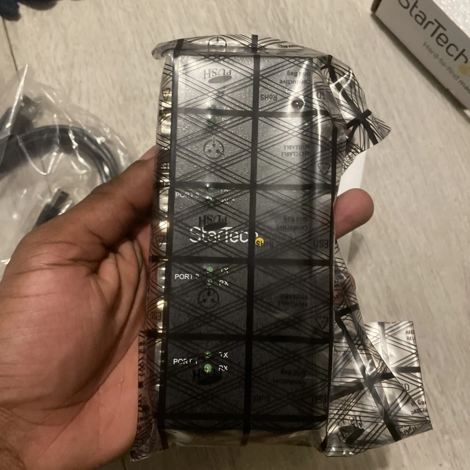 StarTech USB to Serial Adapter Hub - 4 Port - Industrial - Wall Mount - Din Rail - Image 3 of 4