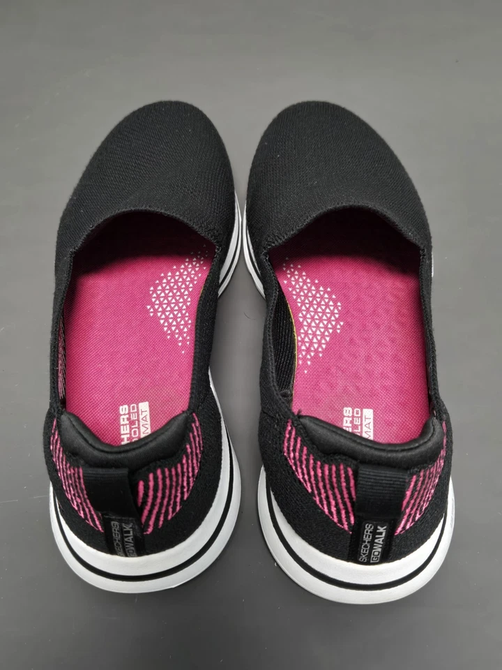 Skechers Go Walk 5 Prized Womens Size 9.5 Black And Pink Pull On Slip On Shoes - Image 3 of 4