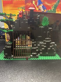 LEGO Castle: Dark Dragon's Den (6076)