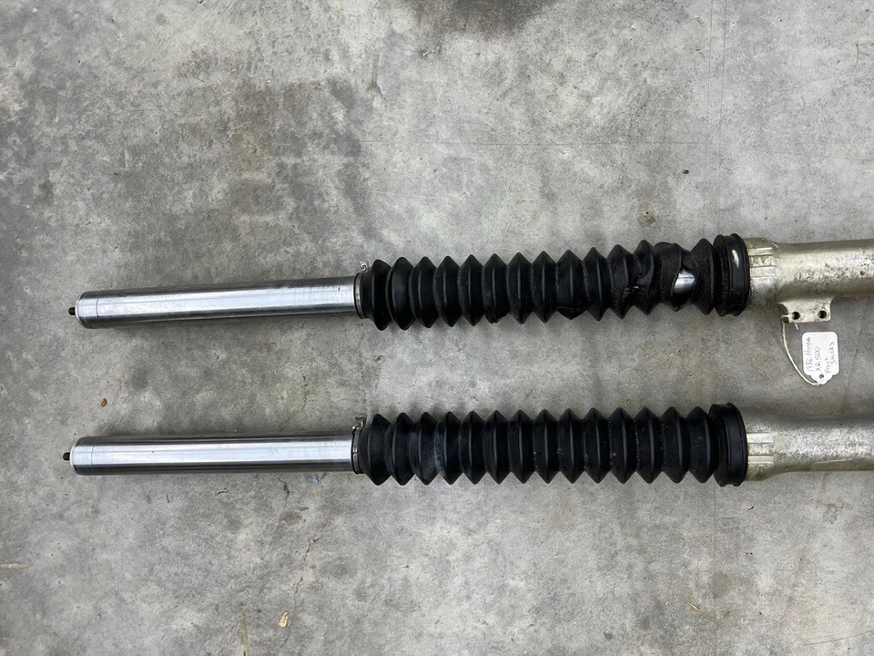 HONDA XR500R XR 500 XR500R 1982 HORQUILLAS DELANTERAS AMORTIGUADORES SUSPENSIÓN SHOWA Foto 4 de 4