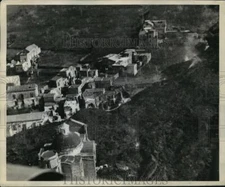 1944 Press Photo lava from erupting Mt. Vesuvius creeps toward San Sebastiano