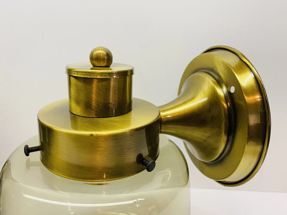 Luminária de latão maciço para área externa Catalina vidro fumaça - Imagem 3 de 4