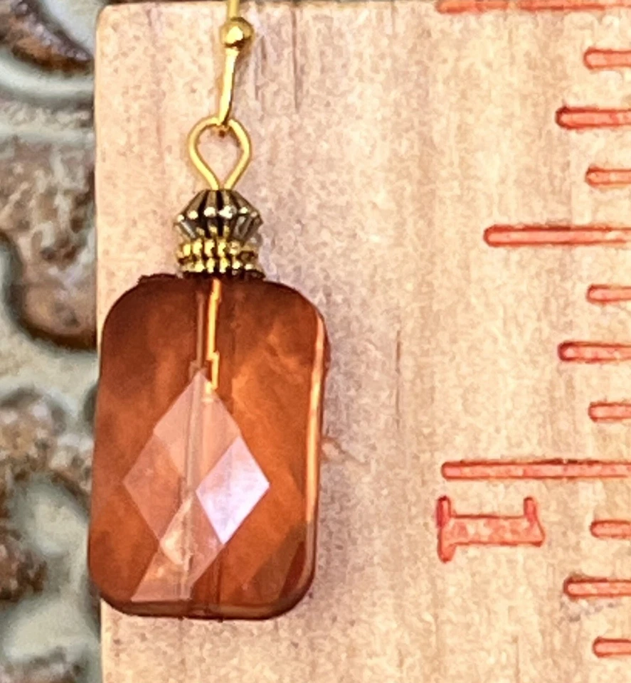 Etched Gold and Amber Earrings. Light Weight and Fun To Wear. - Изображение 3 из 3