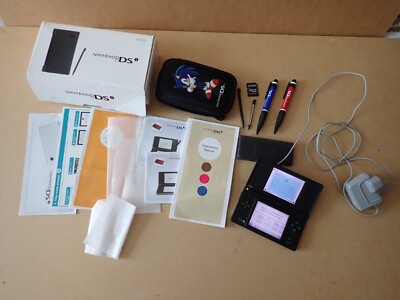 Schwarz Nintendo Ds Originalverpackt mit Sonic Case Ladegerät Stylus Stifte etc (T652)