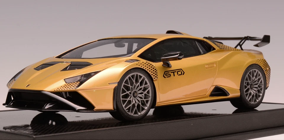 1/18 Ivy Models Lamborghini Huracan STO dorado con acento rojo carbono 15 piezas Foto 2 de 4