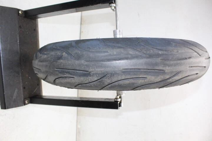 02-06 TRIUMPH SPEED FOUR FRONT WHEEL RIM W TIRE (STRAIGHT) - Image 4 of 4