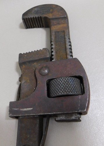 Vintage Champion De Arment 18" Pipe Wrench Tool Good Working Condition - Picture 4 of 19