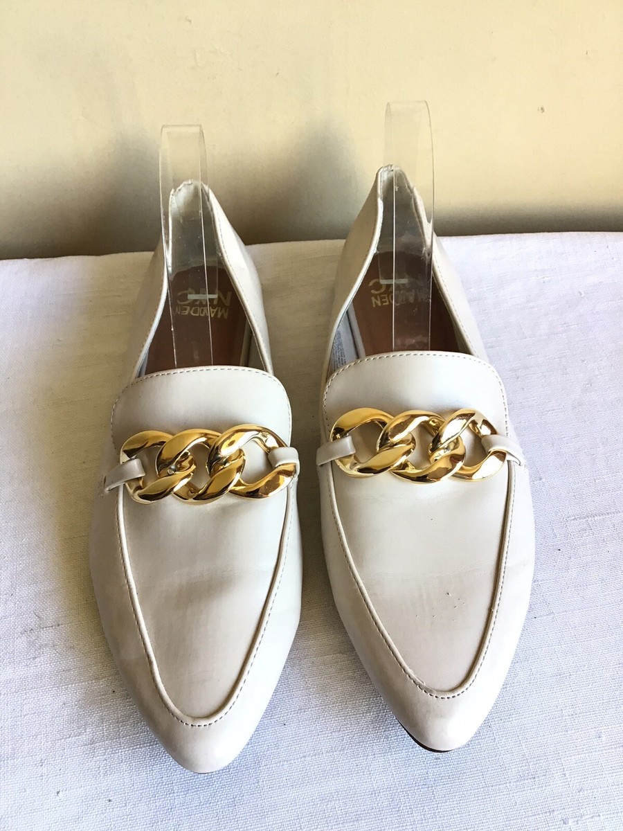 Womens Madden NYC Cream Gold Chain Accent Pointed Toe Slip  display picture 1
