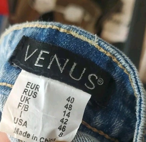 Venus Distressed Light Wash Distressed Bleach Wash Denim Jean Skirt Size 8 - Picture 5 of 6