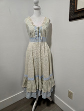 70s GUNNE SAX BEIGE/BLUE FLORAL & GINGHAM TRIM LACED BUST PRAIRIE DRESS