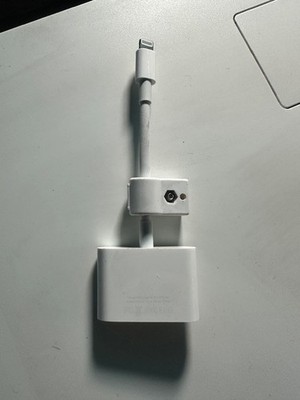 Apple Lightning Digital AV Adapter - MD826AM/A
