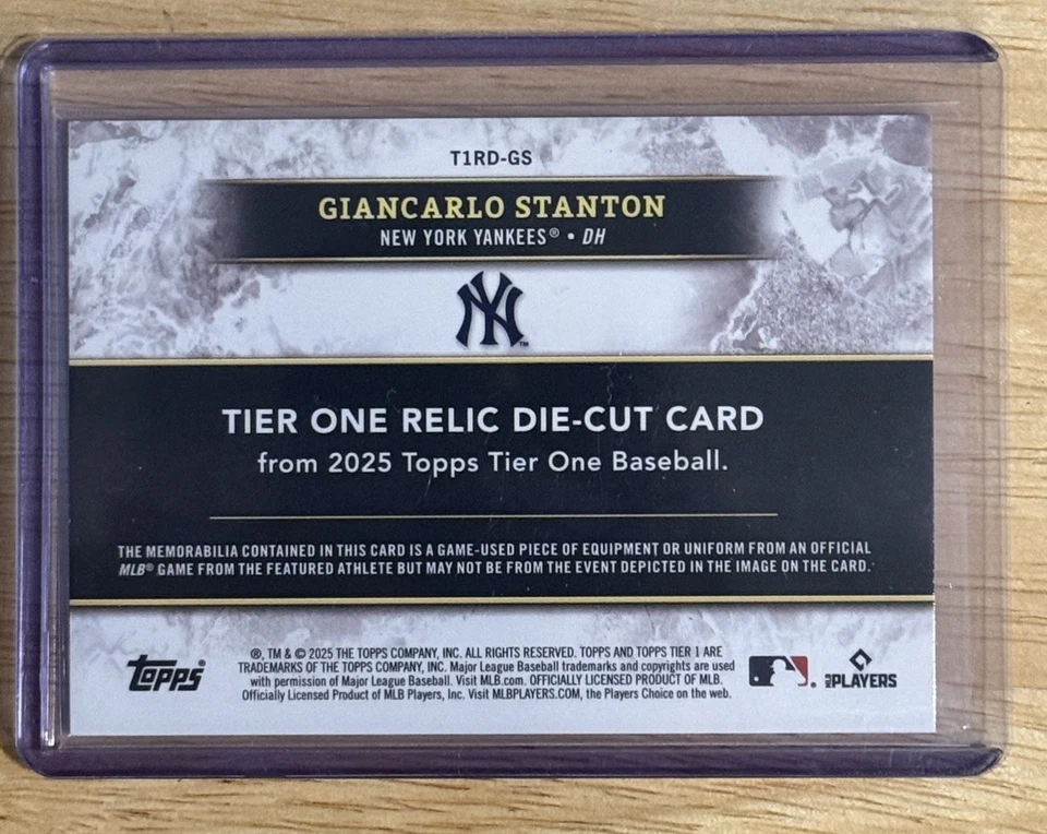 2025 Topps Tier One Джанкарло Стэнтон ДЖАМБО ДЖЕРСИ РЕЛИКВИЯ ЗЕЛЕНАЯ ФОЛЬГА /49 Yankees - Изображение 2 из 3