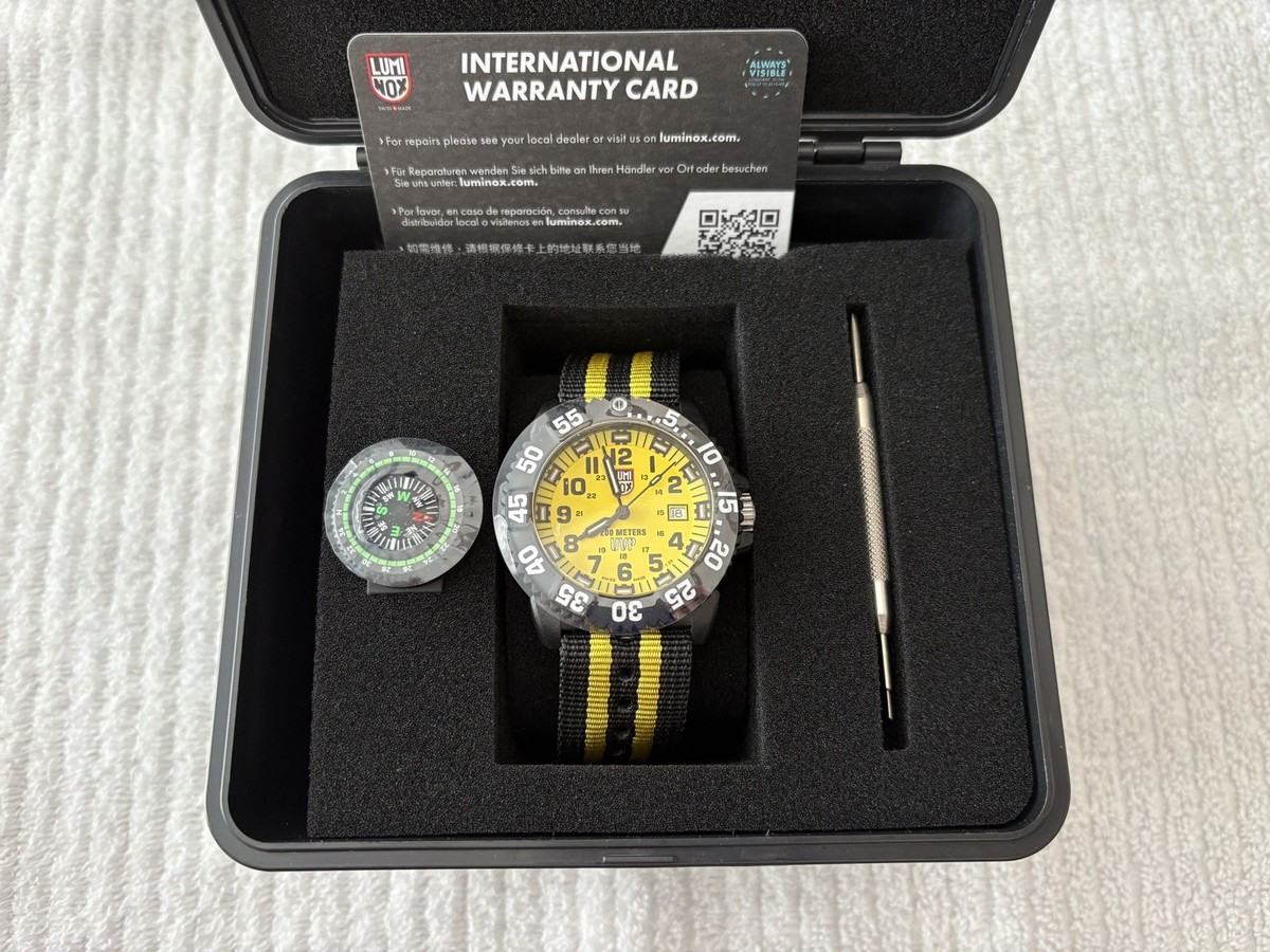 Luminox Swiss Series 3050 / 3950 Navy Seal Diver UVP Watch Yellow
