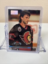 1993-94 Topps Stadium Club 1st Day Issue Laurie Boschman #3