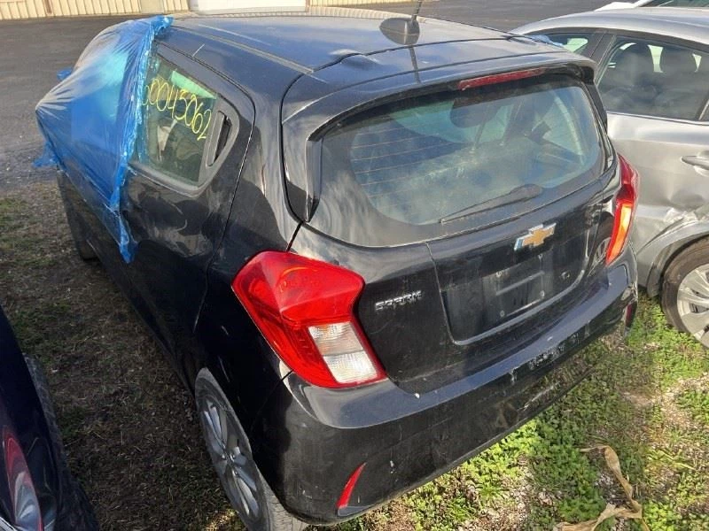 2020-2022 CHEVROLET SPARK FRONT CENTER GRILLE OEM 42651733 / 42673111 - Image 4 of 4