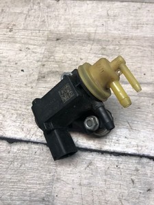 Volkswagen PASSAT B8 2015 Diesel 110kW Turbolader Druckwandler Magnetventil