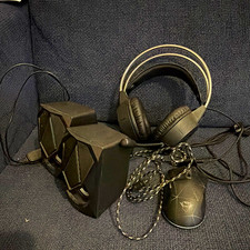 PC or PS4 gaming setup. Speaker, headphones, and Mouse.
