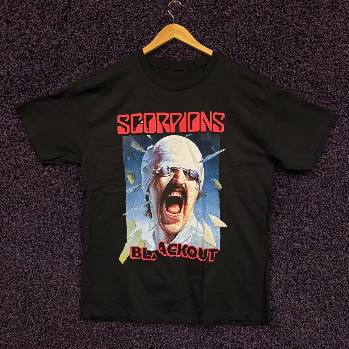 T-shirt Scorpions Blackout Tour 1982 - Homme, Manches Courtes, 100% Coton, Coupe Regular - Merchandising Officiel