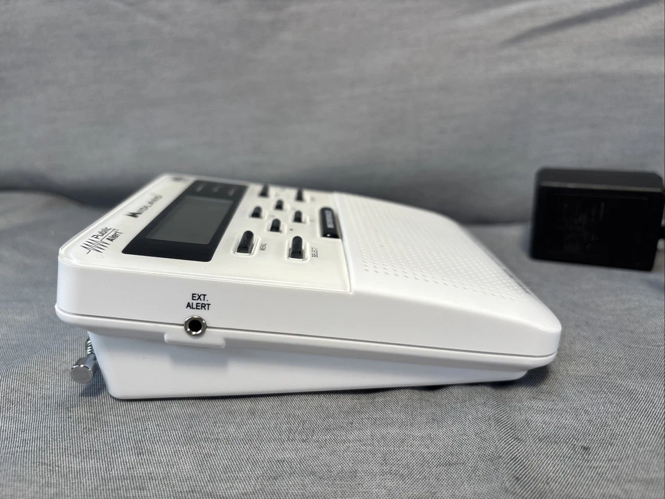 Midland WR-100 Public Alert Noaa Weather Radio Digital Clock with Power Adapter - Image 4 of 4