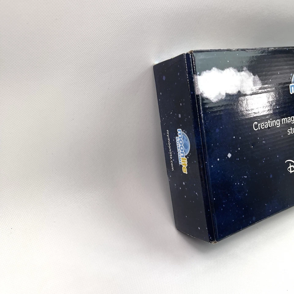 Mini proyector de libro de cuentos Moonlite de Disney Pixar con 4 historias de Pixar Foto 3 de 4