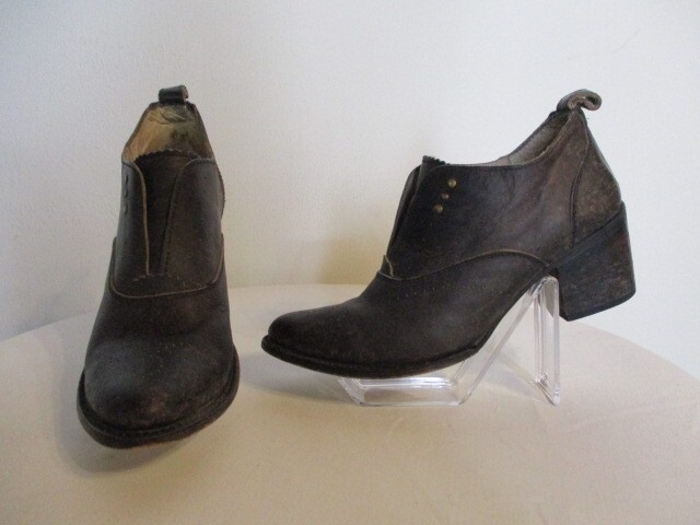 Freebird FAB! Sadie Gray Distressed Ankle Slip on Bootie Size 10