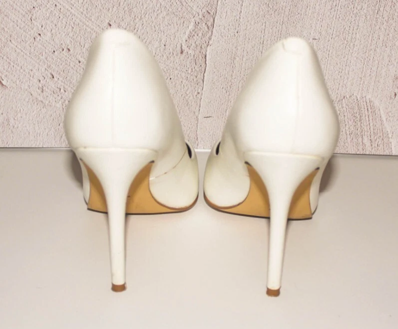Tacones de cuero blanco Charles David Foto 4 de 4