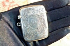 ANCIENNE BOITE à ALLUMETTES GRATTOIR en ARGENT CISELÉ XIXe pour CHATELAINE  