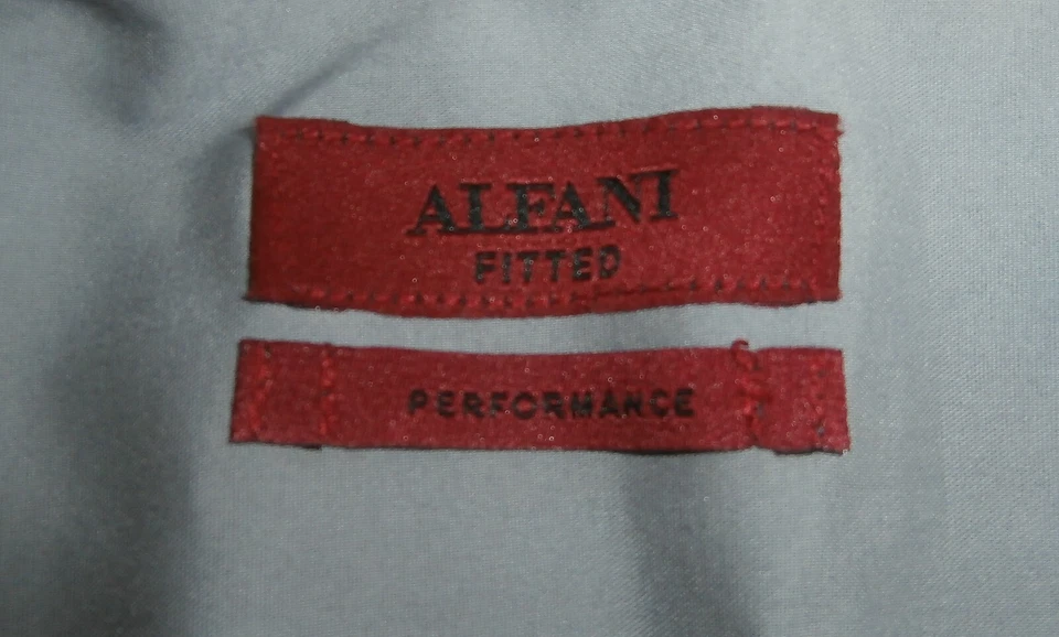 Camisa de vestir ajustada de rendimiento con botones Alfani para hombre | Gris liso, 14,5 32-33 Foto 2 de 3