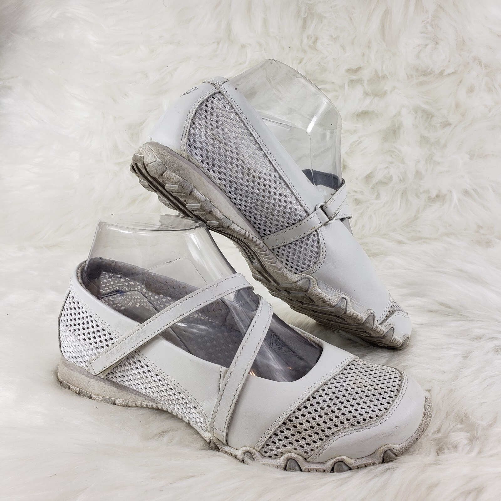 SKECHERS White Womens Casual Active Shoes Size US 6 21548