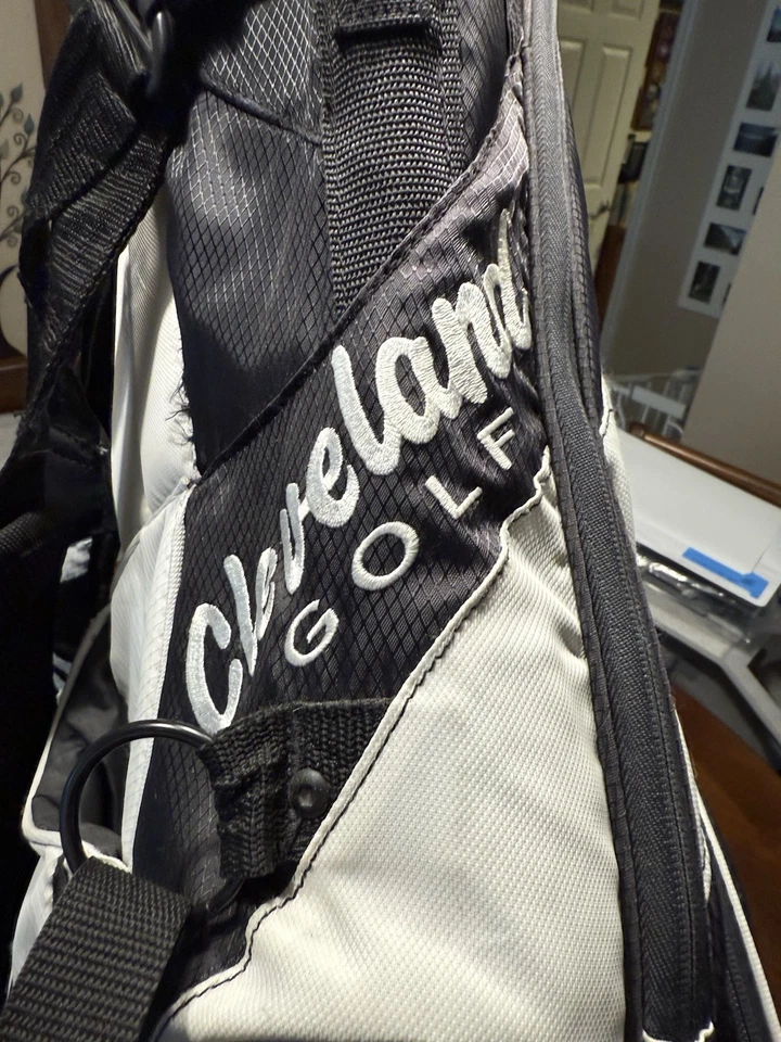 Bolsa de pie de golf Cleveland divisor de 5 vías, cremallera, bolsillos Foto 4 de 4