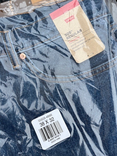 Levi's Men's 505 Dark Stonewash Regular Fit Straight Leg Jeans 38W 32L. NEW!!! thumbnail 2