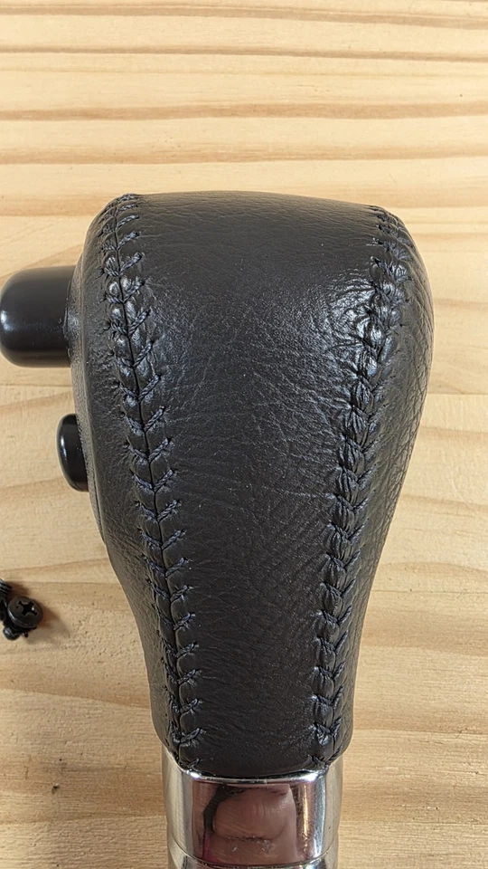 Toyota Highlander Shift Knob Handle Leather OEM 2002 2007 - Image 2 of 4