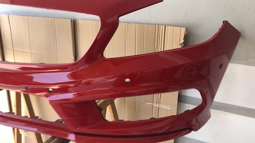 PARAURTI ANTERIORE CLASSE A W176 PREMIUM AMG ORIGINALE 2012-2015 GRIGIO / ROSSO - Imagen 8 de 8