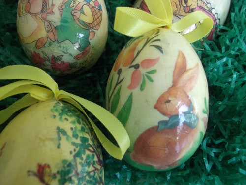 11 Vtg. Paper-Mache glazed Easter Tree Eggs~Real egg size-adorable graphics - Picture 9 of 11